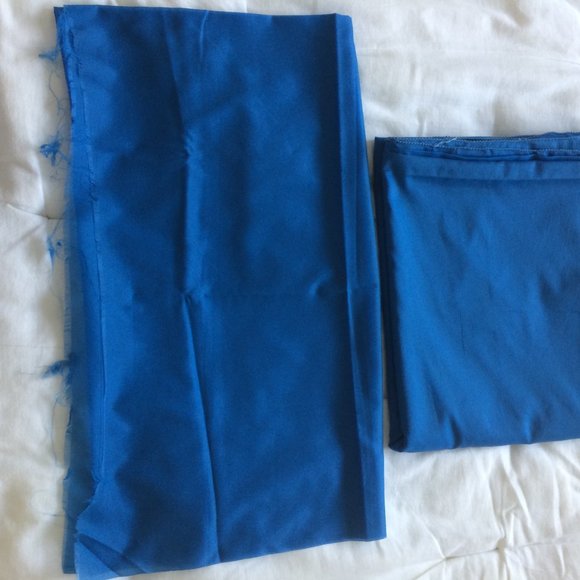 - Blue Nylon Georgette sari 6 yards with wide golden decorative border attached - Picture 7 of 7